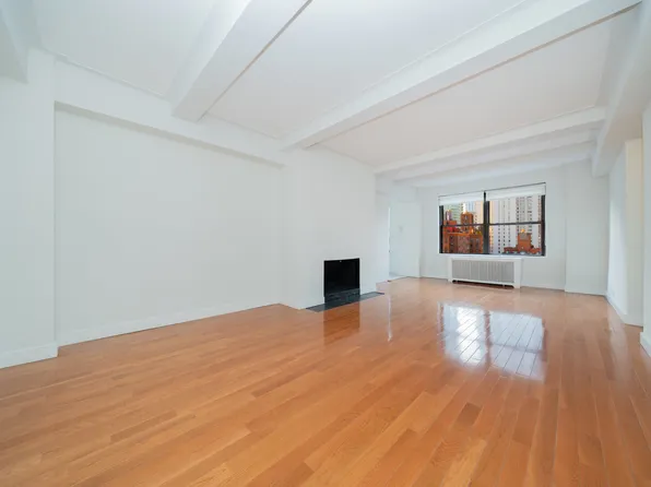 400 East 58th Street image 1 of 14