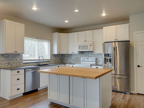 4th image of 5833 Olive Ave SE