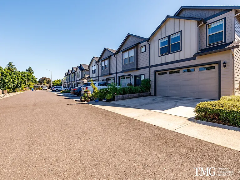 6th Street Townhomes — Photo 43