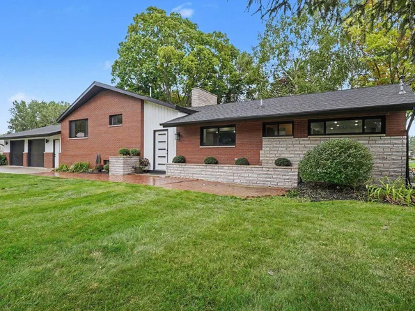 3149 W Riverview Dr, Bay City, MI 48706