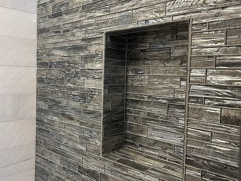 Glass tile - Queen bathroom 2