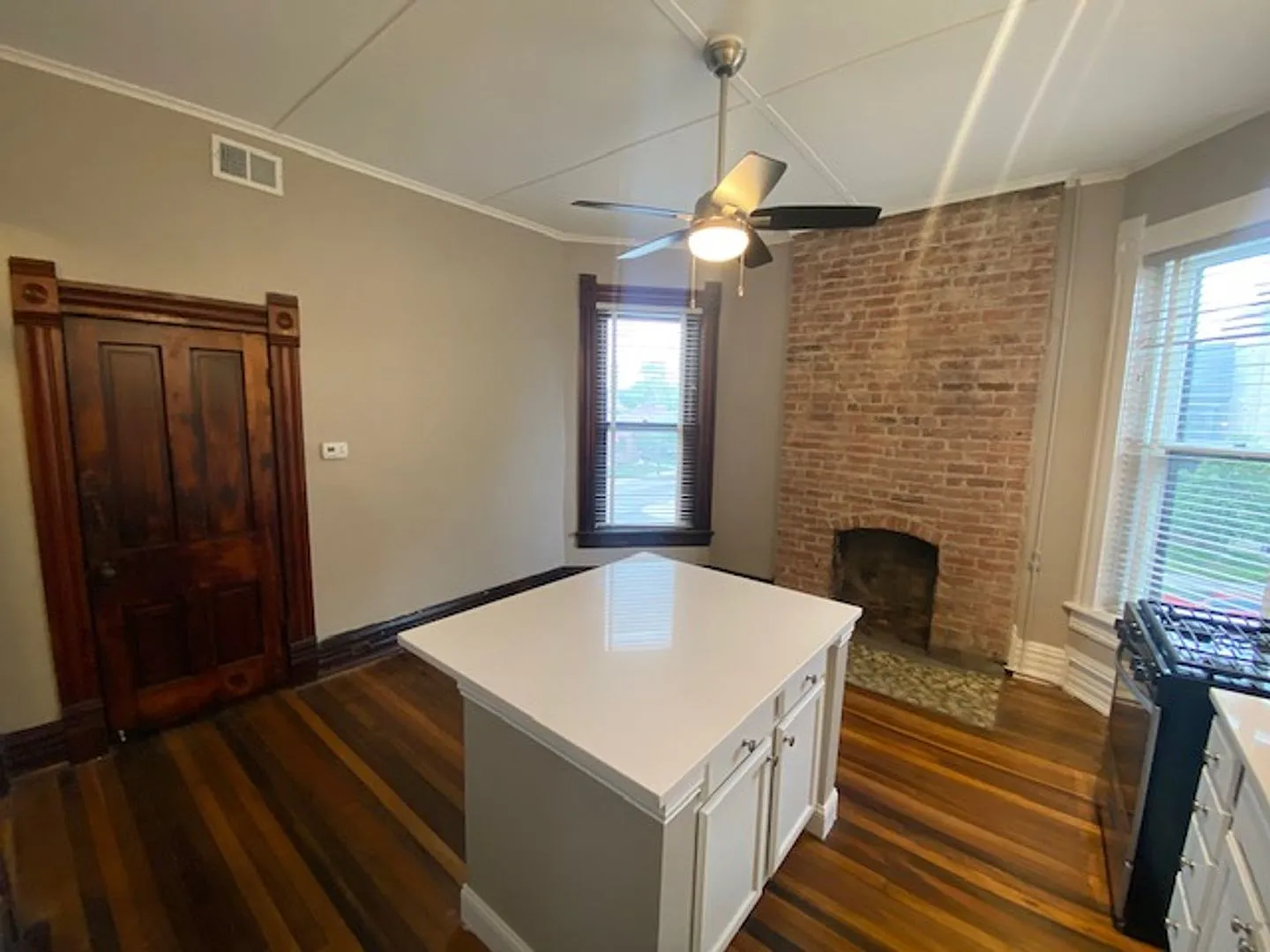 Buttles Ave 182 & Dennison Ave 792 ONYX — Photo 4