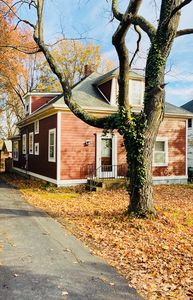 820 N Price Rd, Saint Louis, MO, 63132