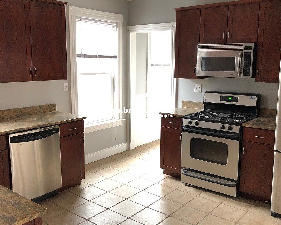 1st image of 122 Calumet St #2T