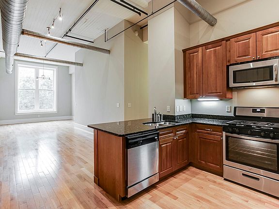 2nd image of 3556 Magnolia Ave #202