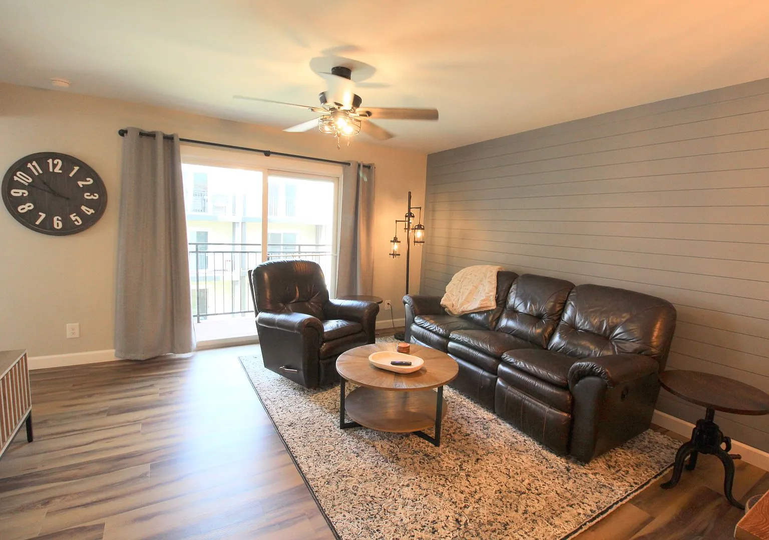 Completely Remodeled 3 bedroom 3 full bath condo in Hunters Ridge right by JMU's main entrance! — Photo 3