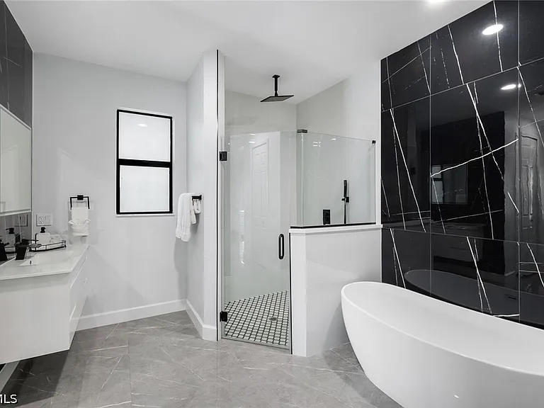 2419 Country Club Blvd — Photo 31