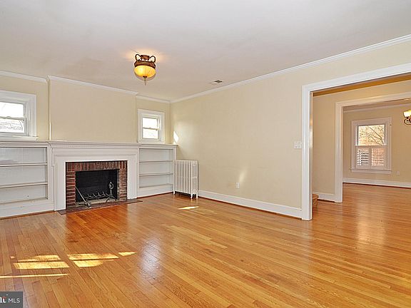 4th image of 2104 N Nottingham St