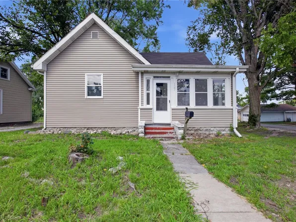 127 Polk Ave, Charleston, IL 61920