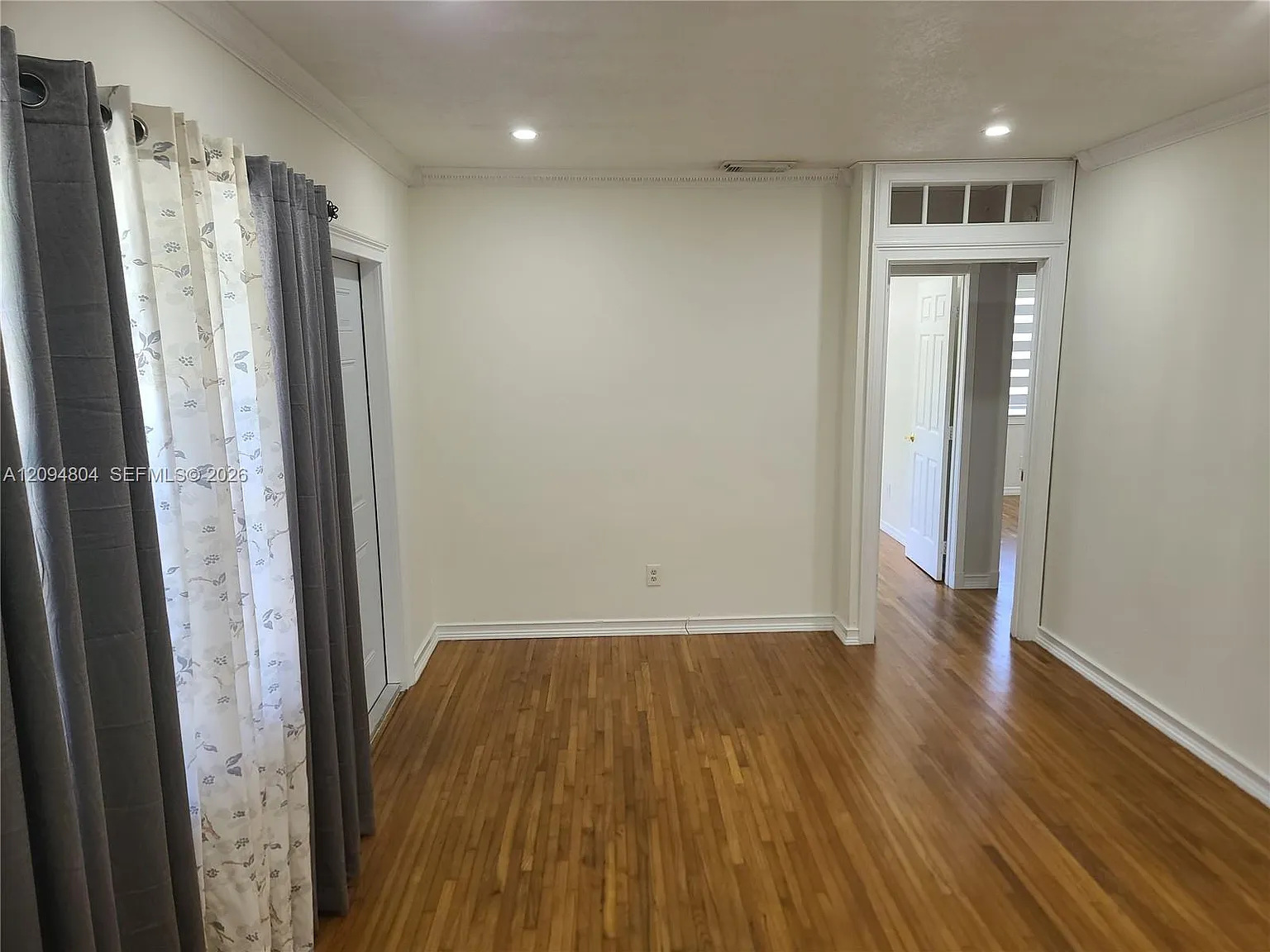 2862 SW 38th Ct — Photo 2