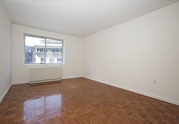 3rd image of 50 Battery Pl APT 3P