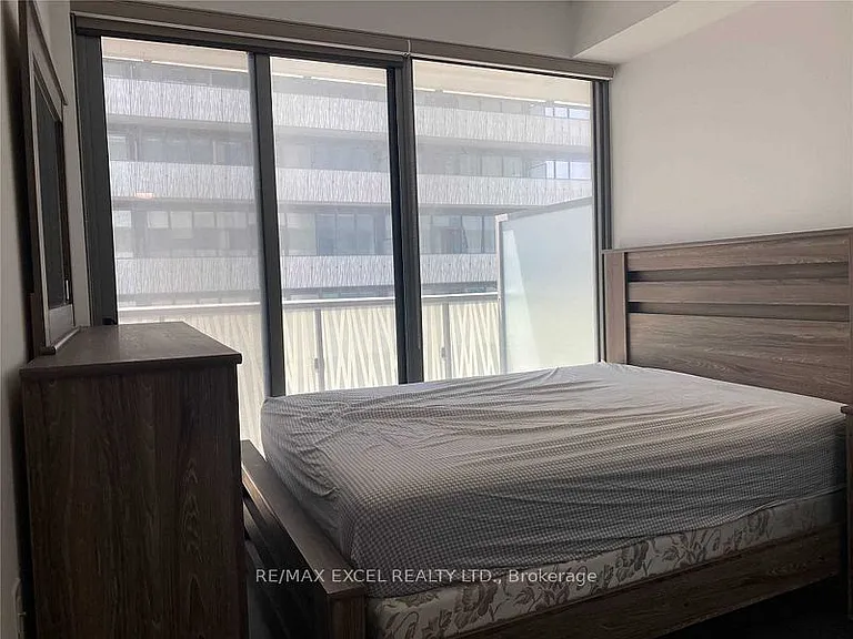 50 Charles St E #2805 — Photo 5