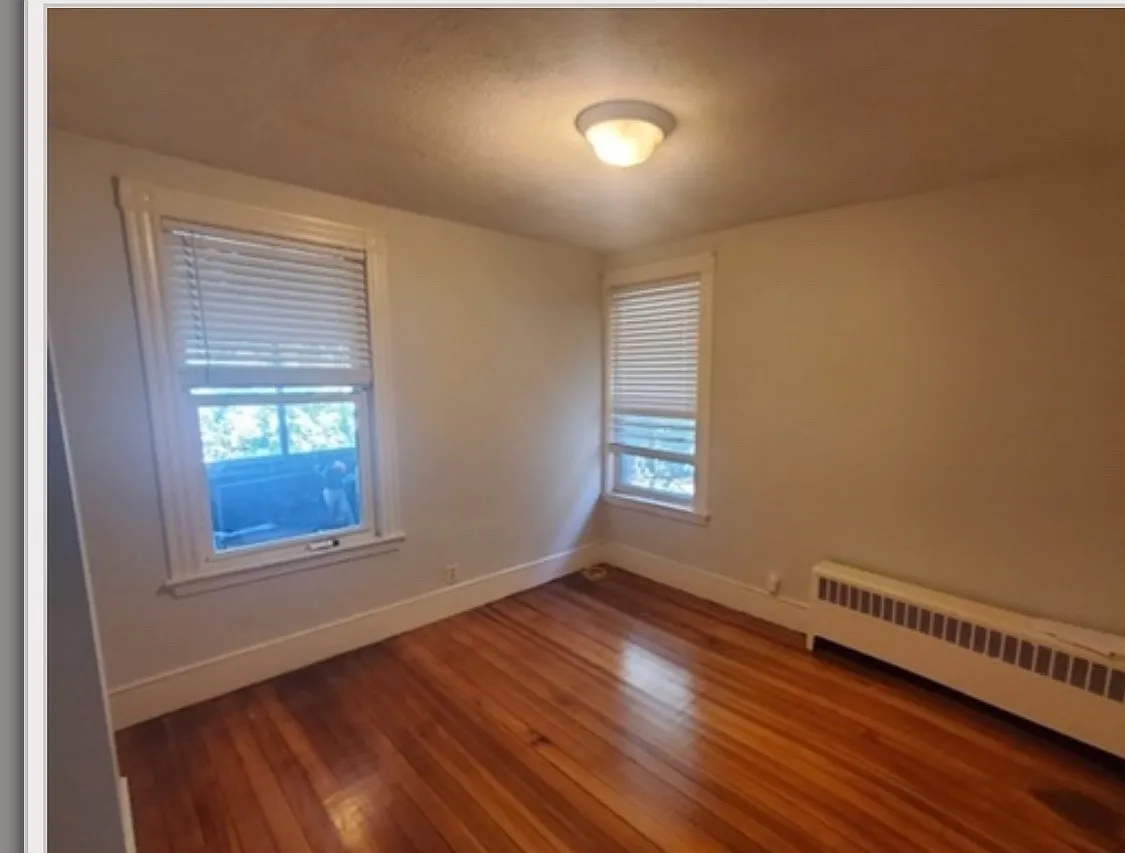 2 bed, 1000 sqft, $3,000 — Photo 4