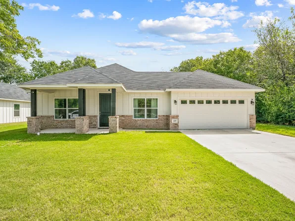 209 S Washington St, Cleburne, TX 76031