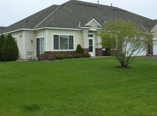 5865 Prairie Ridge Dr, Shoreview, MN 55126