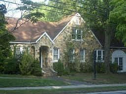 1st image of 272 Grove St N