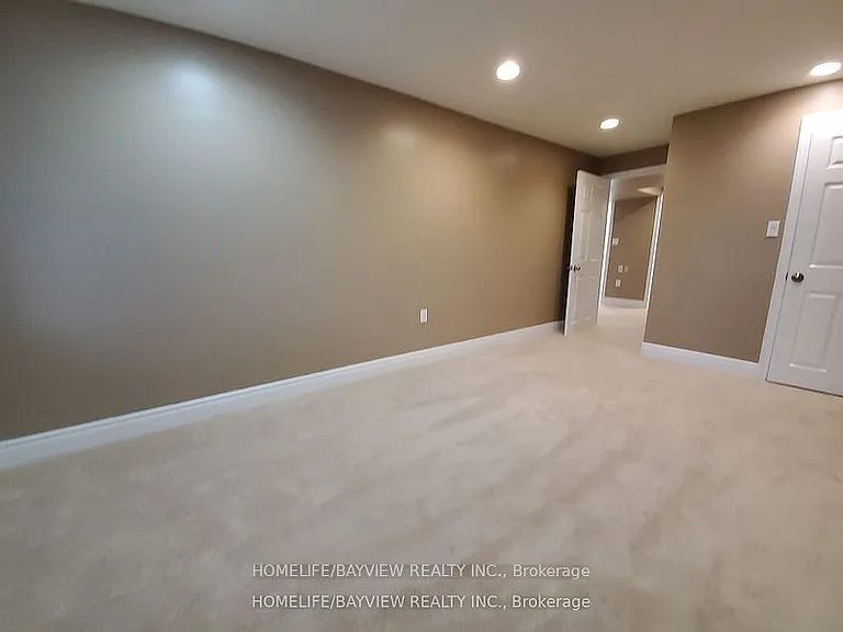 644 McBean Ave #LOWER — Photo 5