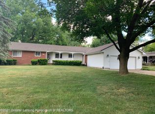 3925 Barton Rd, Lansing, MI 48917