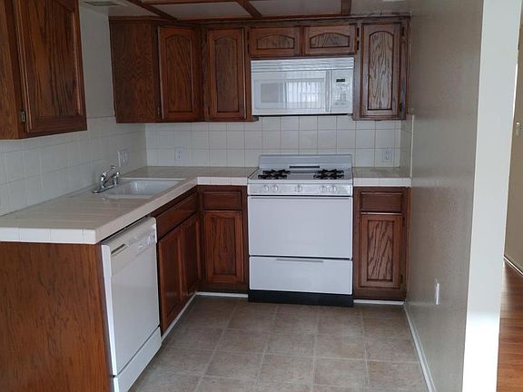 3rd image of 11215 Camarillo St APT 206
