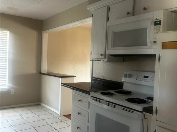 308 SW 52nd St, Lawton, OK 73505