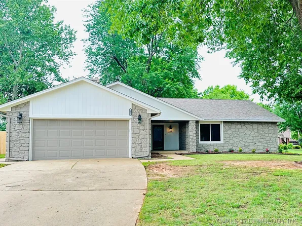 1409 W Baton Rouge Cir, Broken Arrow, OK 74011