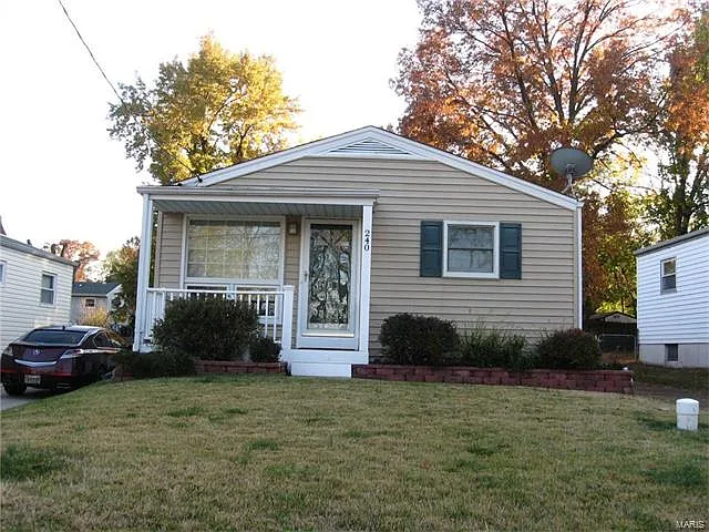 240 Rayburn Ave photo 1