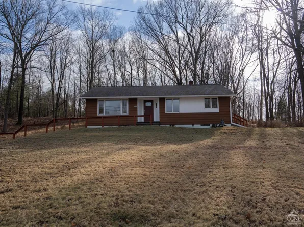 1604 Van Hoesen Road, Schodack, NY 12033