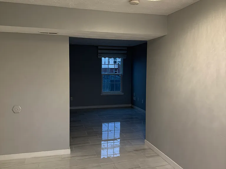 1570 Cedar Creek Dr — Photo 2