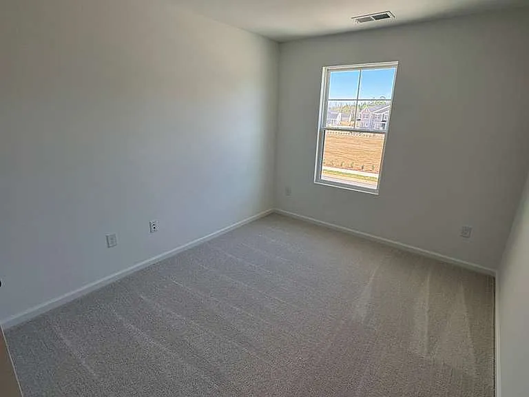 425 Venetian Dr — Photo 12