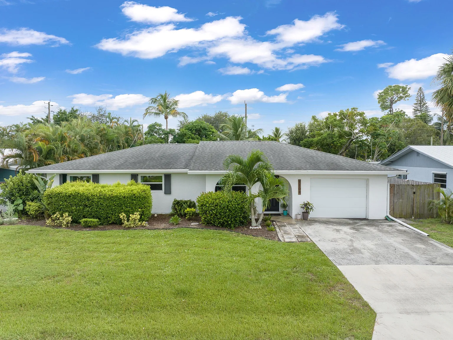 3 bed, 3.0 bath, 1650 sqft, $4,900 — Photo 4