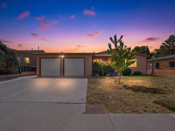 1009 Chama St NE, Albuquerque, NM 87110