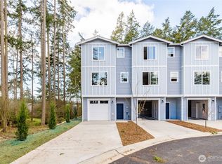 945 NW Heller Street #C2, Oak Harbor, WA