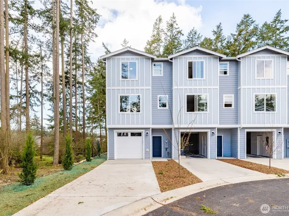 945 NW Heller Street #C2, Oak Harbor, WA 98277