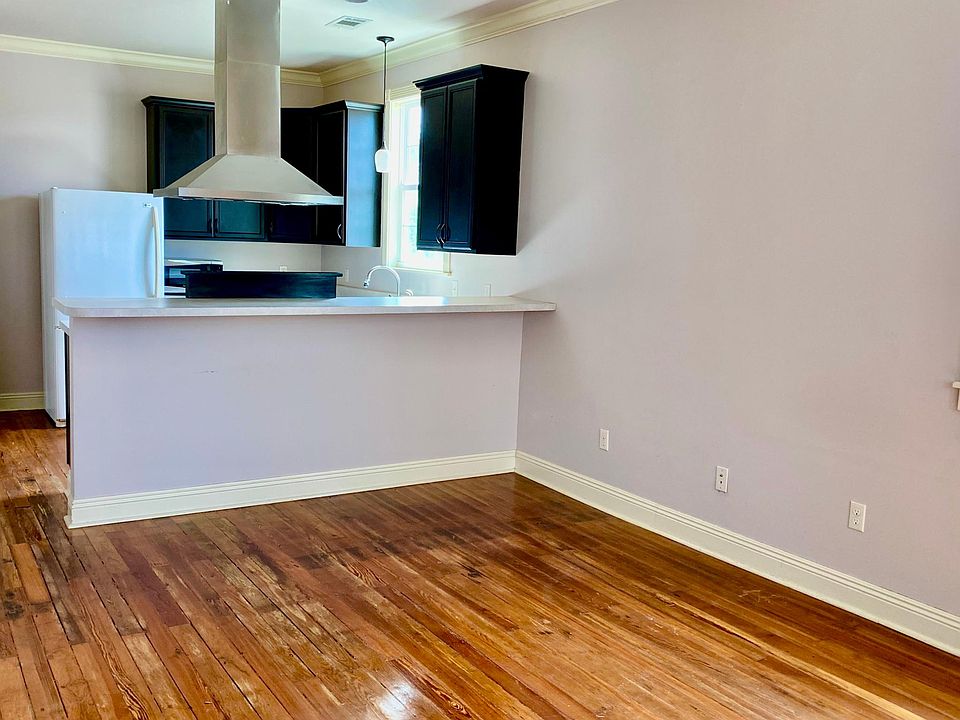 1st image of 500 N Lopez St
