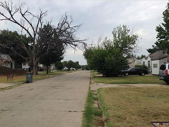 4th image of 1924 NW Oak Ave