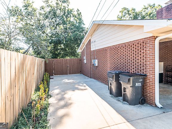 2nd image of 1704 Northside Rd