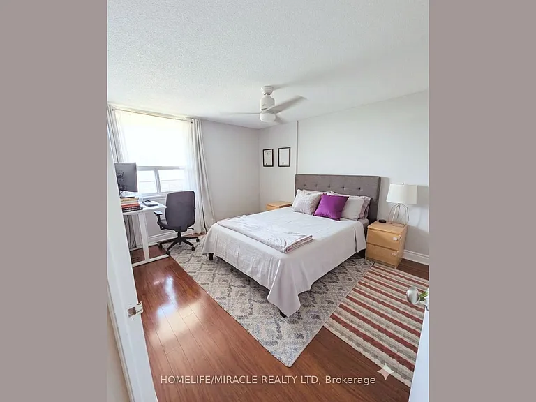 1 Royal Orchard Blvd #906 — Photo 3