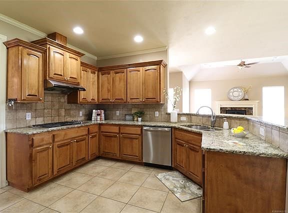 Kitchen looking toward family room