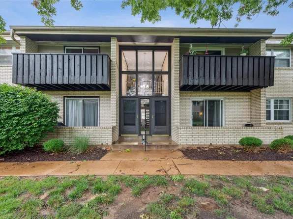 138 Shadalane Walk APT A, Ballwin, MO 63011
