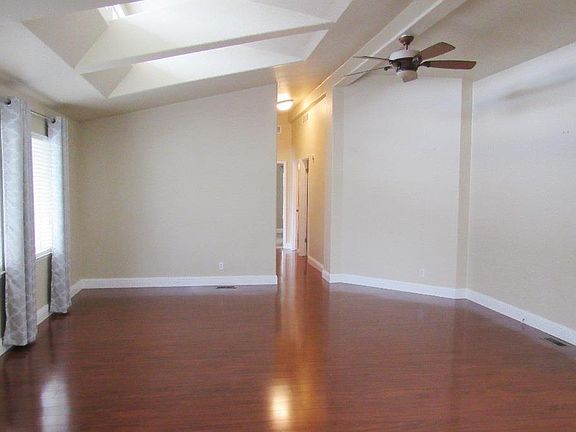 3rd image of 1085 Tasman Dr
