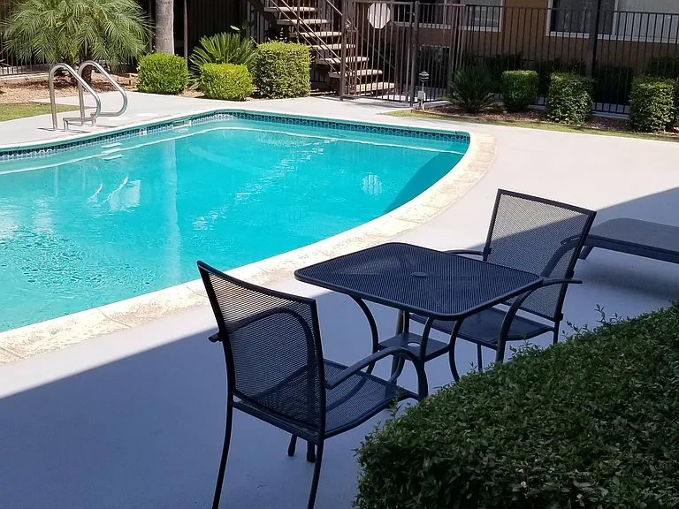 Redlands Pines Apartments — Photo 3