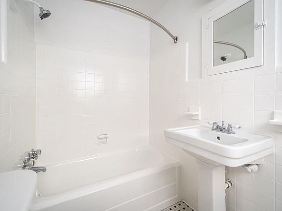 5th image of 4907 Louisiana St APT 2
