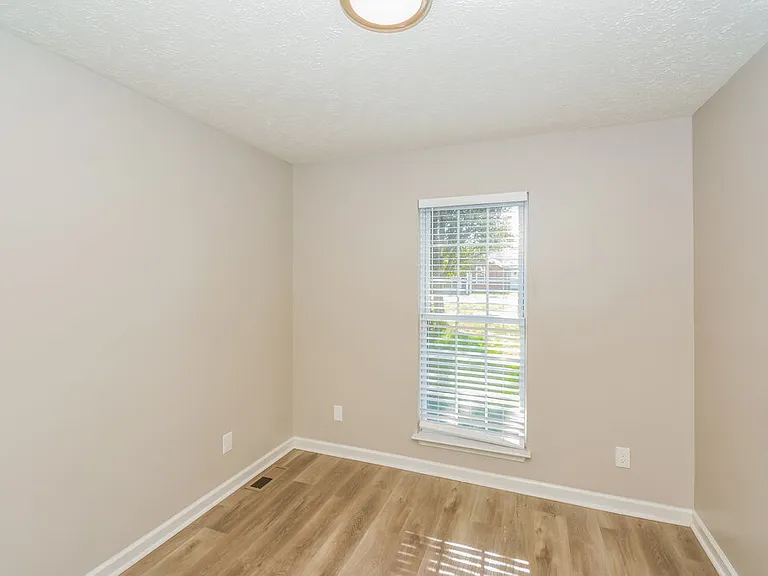 7660 S Swift Rd — Photo 11