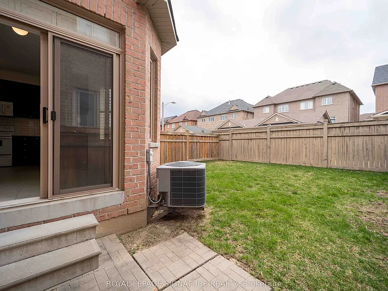 5570 Meadowcrest Ave — Photo 29