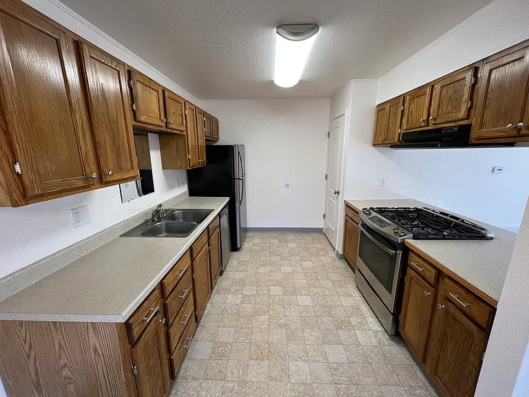 921 E Snohomish Ave #1 — Photo 3