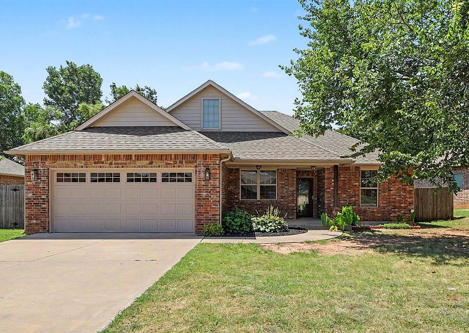 1st image of 1022 Fox Run Ln