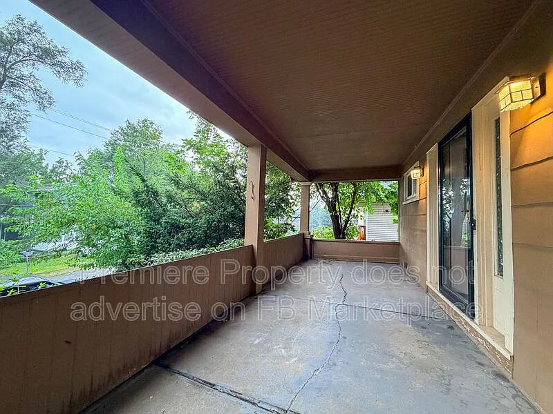 3 bed, 1.5 bath, 1154 sqft, $1,425 — Photo 2