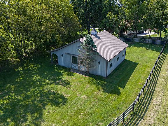 5th image of 200 Ava Dr