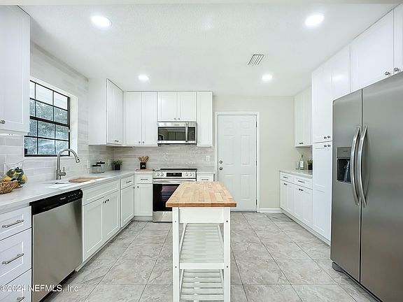 2nd image of 6936 OAKWOOD Drive