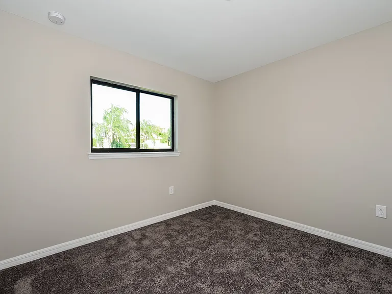 347 Pinehurst Ave — Photo 11